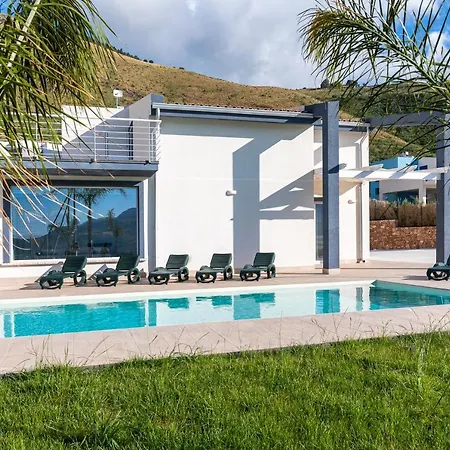 Elegante Con Piscina Privata A Scopello فيلة كاستيلاّماري ديل غو
